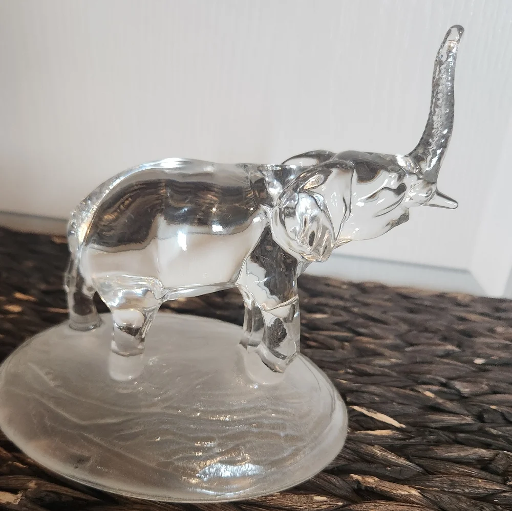Vintage d'Arques 24% Lead Crystal France Elephant Figurine Sculpture FrostedBase